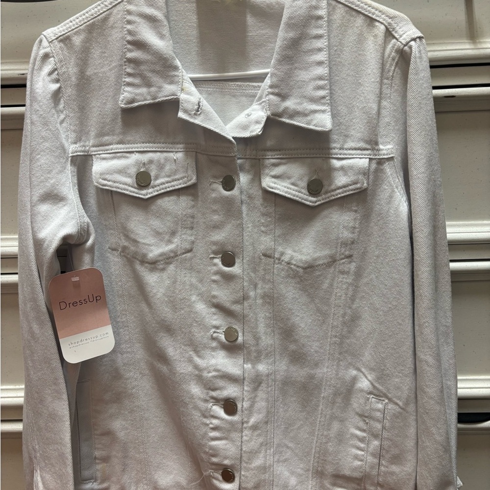 Light Gray Denim Jean Jacket with Classic Styling